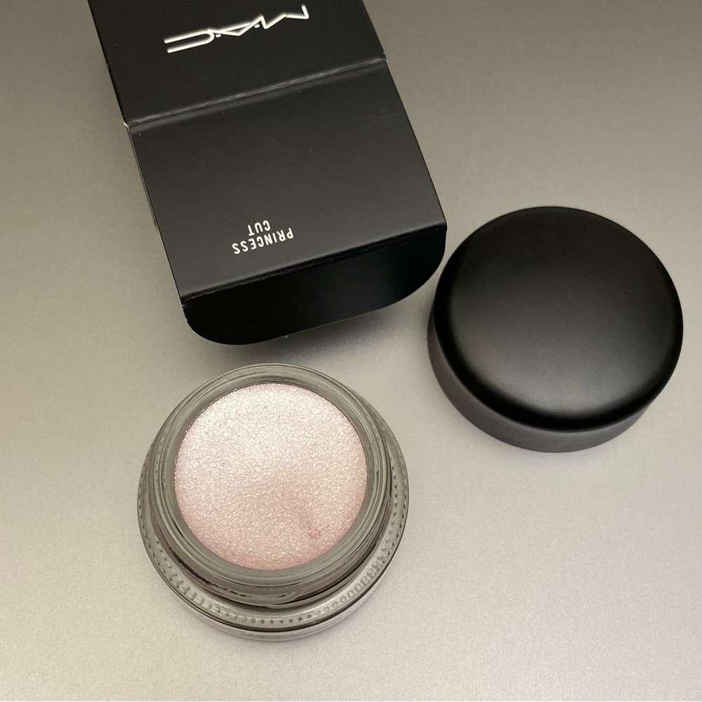 MAC Pro Longwear Paint Pot “Princess Cut”